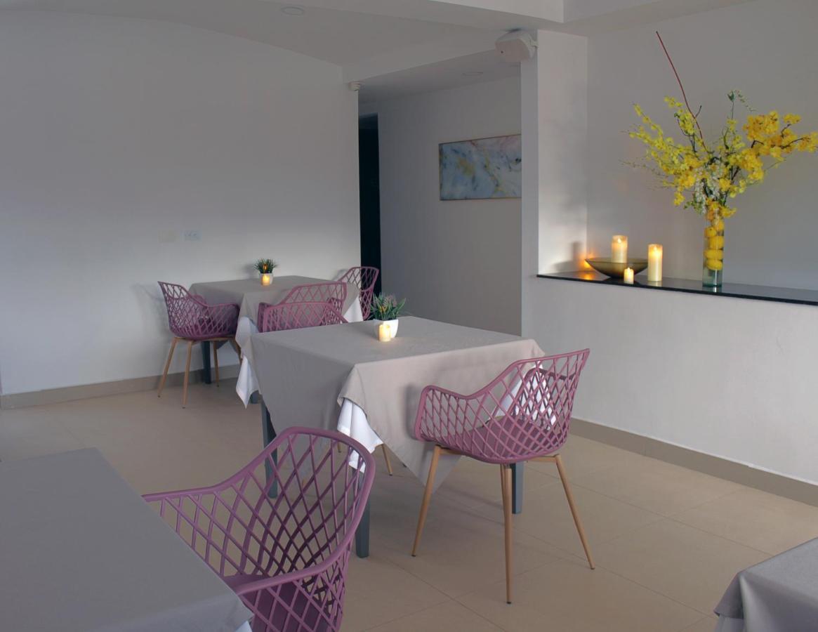 Hotel Suite Comfort Μεντεγίν Εξωτερικό φωτογραφία