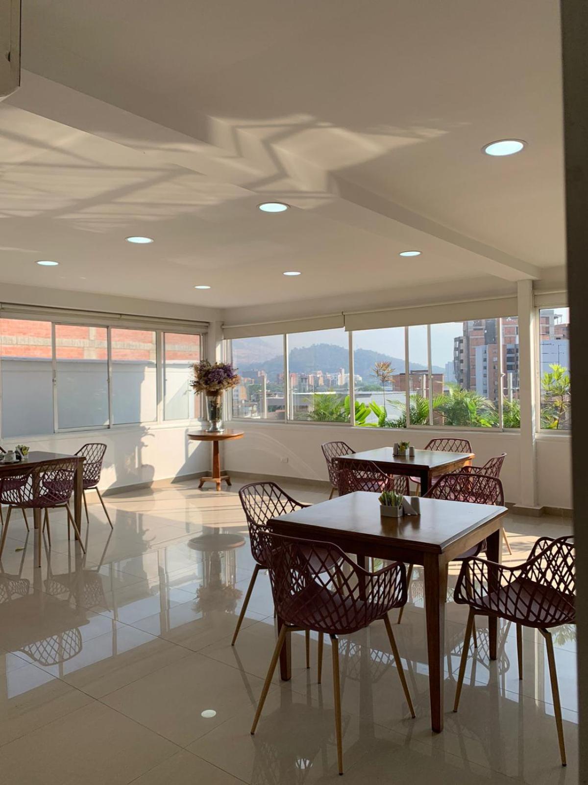 Hotel Suite Comfort Μεντεγίν Εξωτερικό φωτογραφία
