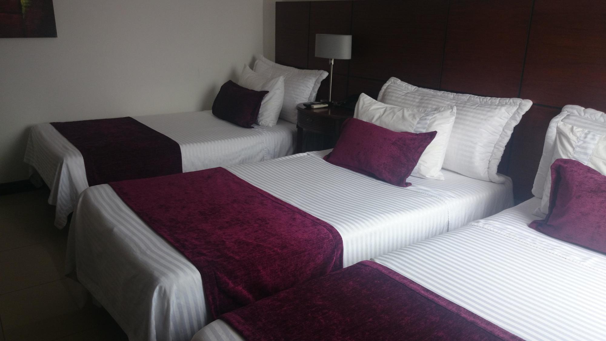 Hotel Suite Comfort Μεντεγίν Εξωτερικό φωτογραφία
